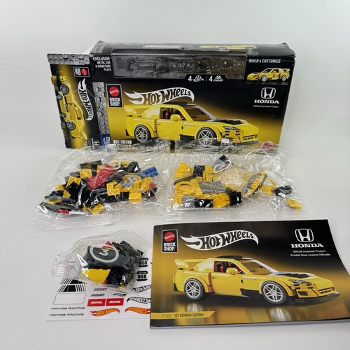Incomplete hot wheels brick - hot,